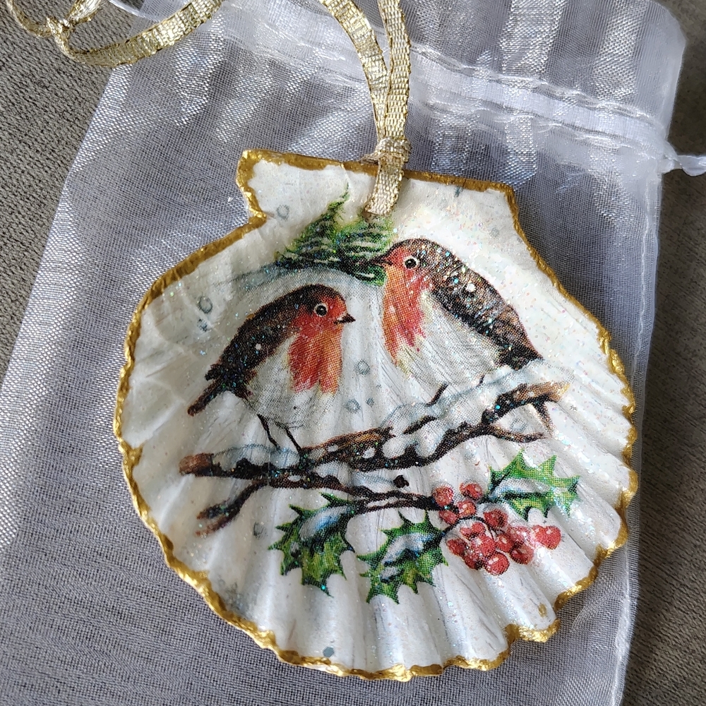 Handmade Robins Seashell Ornament
